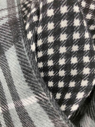 comprar pashmina bonita cuadros grises blanco negro invierno hombre exclusiva detalle