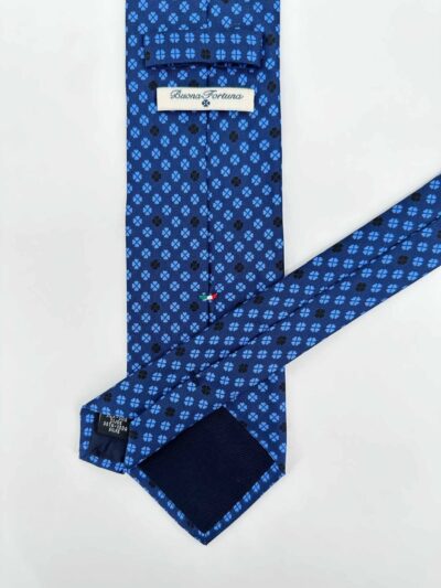 tienda online ropa hombre exclusiva corbatas ceremonia twill seda azul marino treboles buonafortuna celeste detalle
