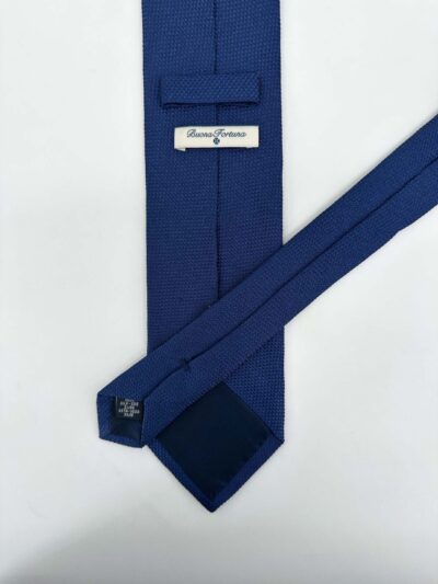tienda online ropa hombre exclusiva corbatas ceremonia seda jacquard lisa estructura azul marino detalle