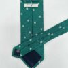 tienda online ropa hombre exclusiva corbatas ceremonia seda jacquard micro dibujo verde y azul margaritas blancas detalle