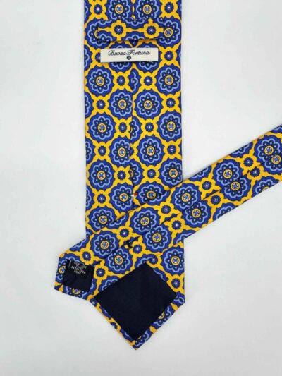 venta online corbata exclusiva twill estampada ceremonia amarilla dibujos estrellas azul celeste detalle