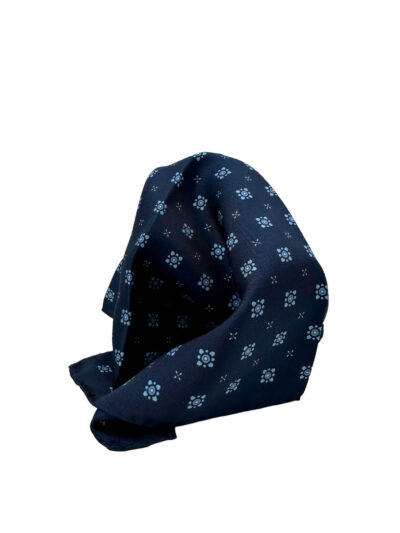 Pochette azul marino flores celestes